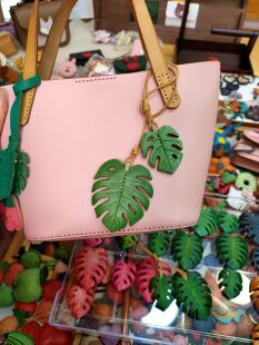 墨染原创手工牛皮龟背竹包包挂件创意真皮叶子汽车后视镜挂饰礼物