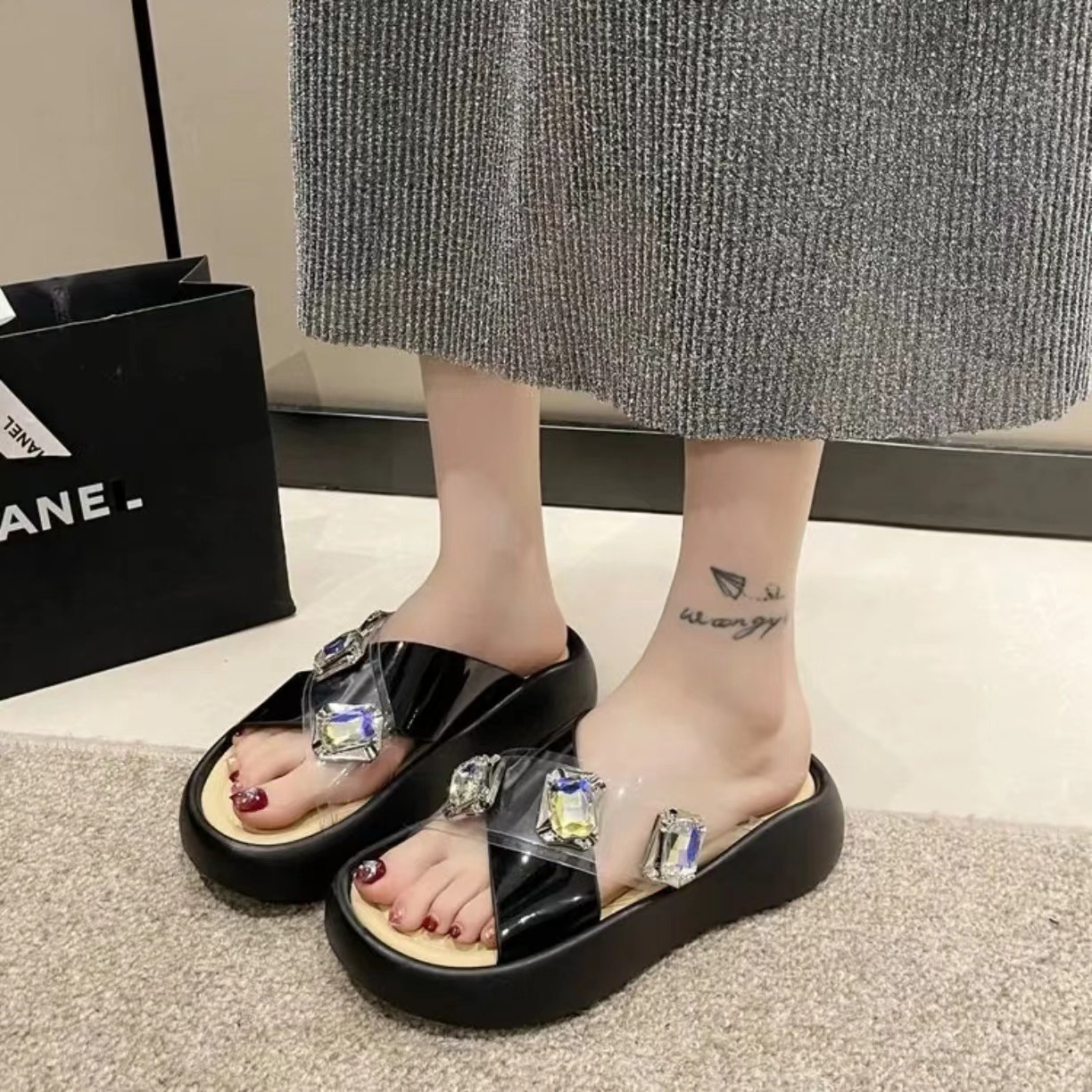 2025新款8818交叉三钻外穿时尚潮流仙女风一字拖沙滩凉拖,女鞋,一字拖,淘宝优惠券,粉丝福利购,淘宝优惠卷