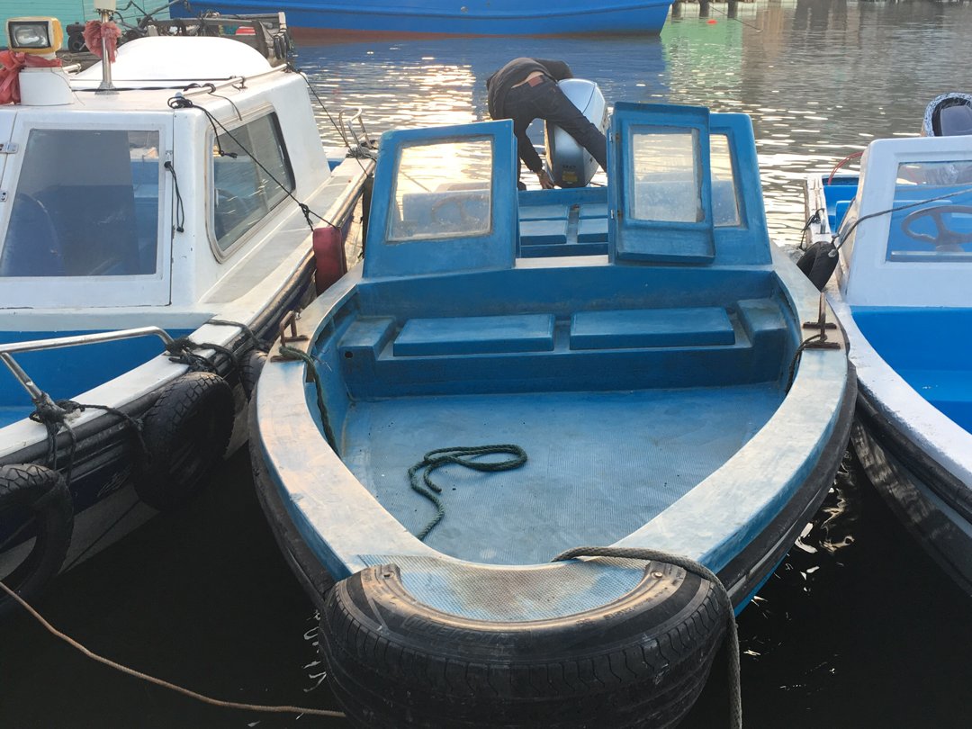 98米玻璃钢多功能钓鱼快艇搭载90匹四冲船外机