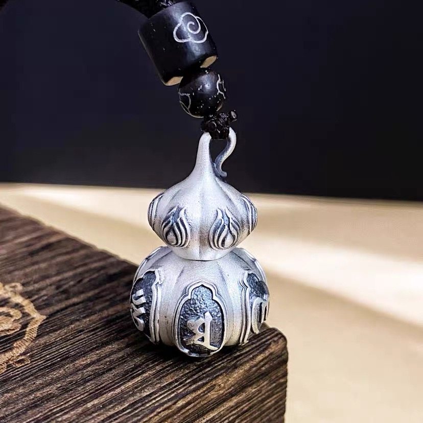 足银999葫芦吊坠男士复古国风六字真言项链女手工编绳挂坠毛衣链,饰品/流行首饰/时尚饰品新,银饰吊坠,淘宝优惠券,粉丝福利购,淘宝优惠卷