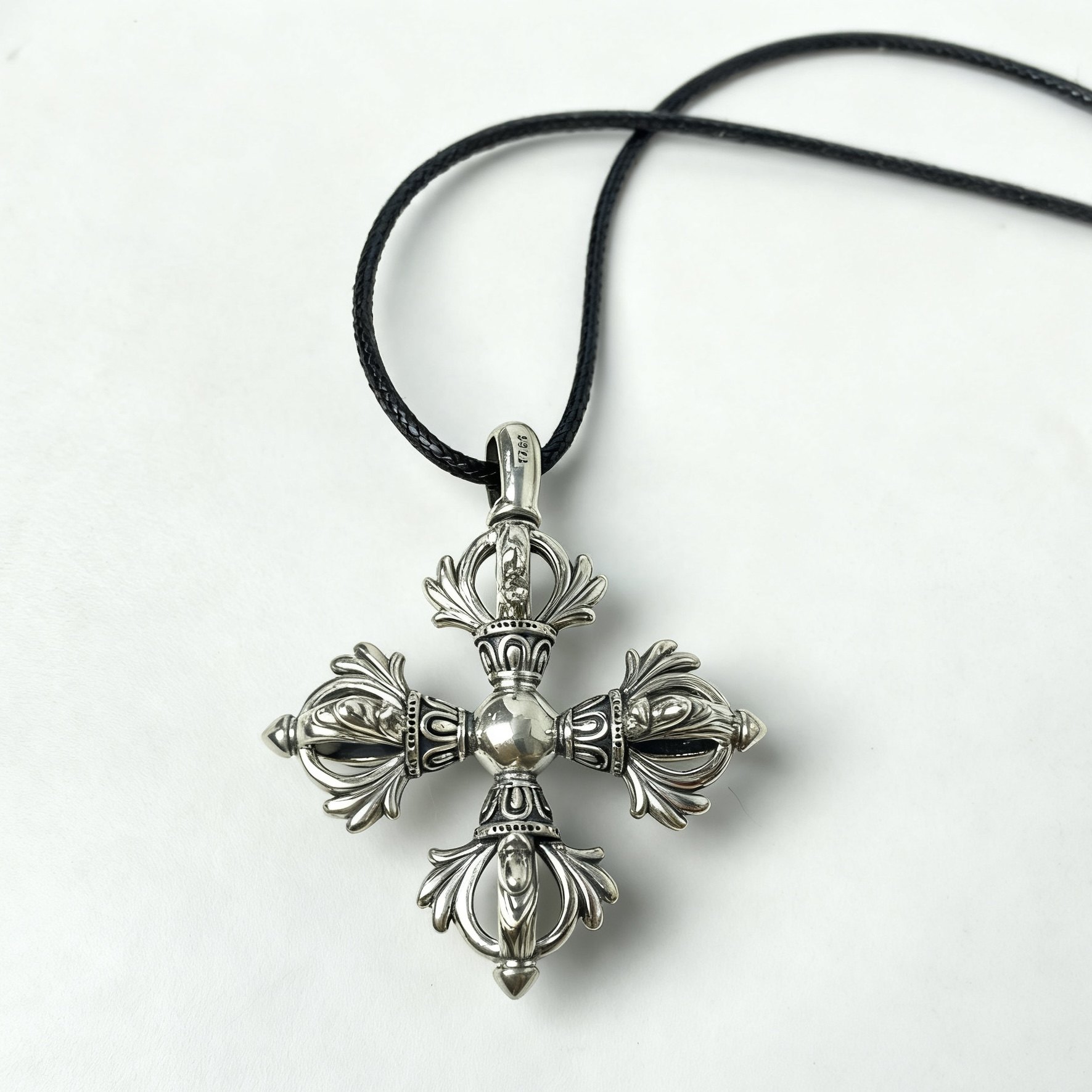 925纯银十字金刚杵吊坠男款复古做旧十字架项链女款毛衣链手工银,饰品/流行首饰/时尚饰品新,银饰吊坠,淘宝优惠券,粉丝福利购,淘宝优惠卷