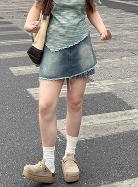 300斤特大码胖mm复古水洗牛仔裙裤女显瘦穿搭遮肉a字包臀毛边短裙