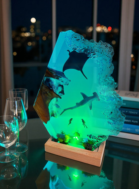 创意家居饰品海底世界溶洞锤头鲸鱼魔鬼鱼潜水员小夜灯氛围灯摆件