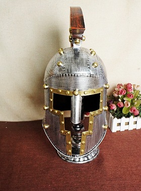 欧式风罗马酒吧主题摄影武士头盔