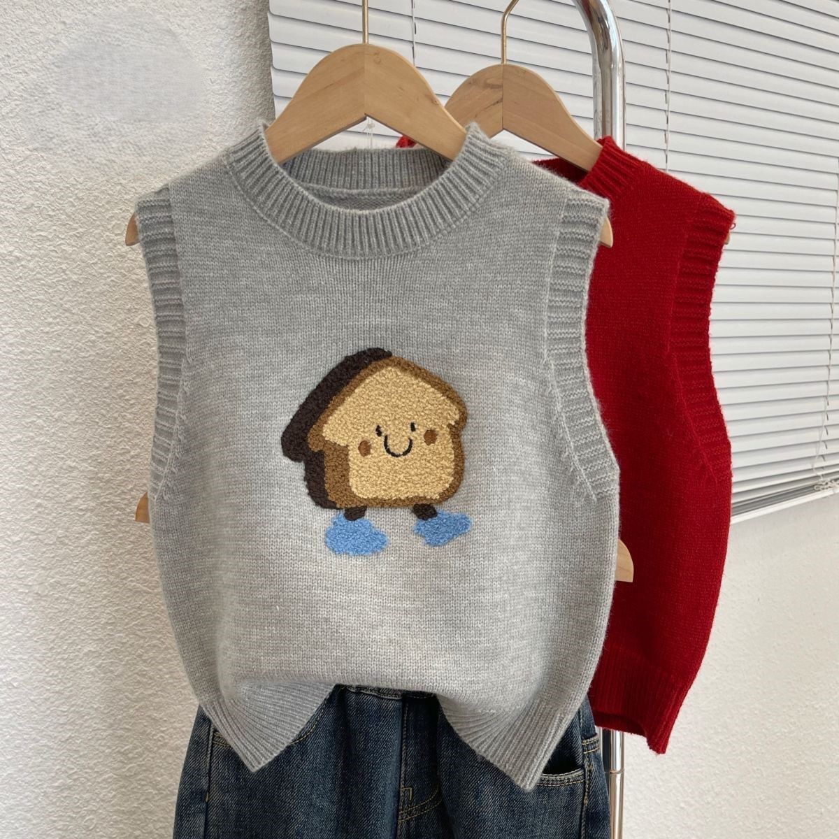 秋季时尚卡通针织背心女2025新款设计感小众圆领叠穿无袖上衣马甲,女装/女士精品,马夹,淘宝优惠券,粉丝福利购,淘宝优惠卷