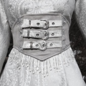 呼唤 血液供给原创 雪国 白哥特麂皮银丝刺绣鱼骨流苏束腰腰封