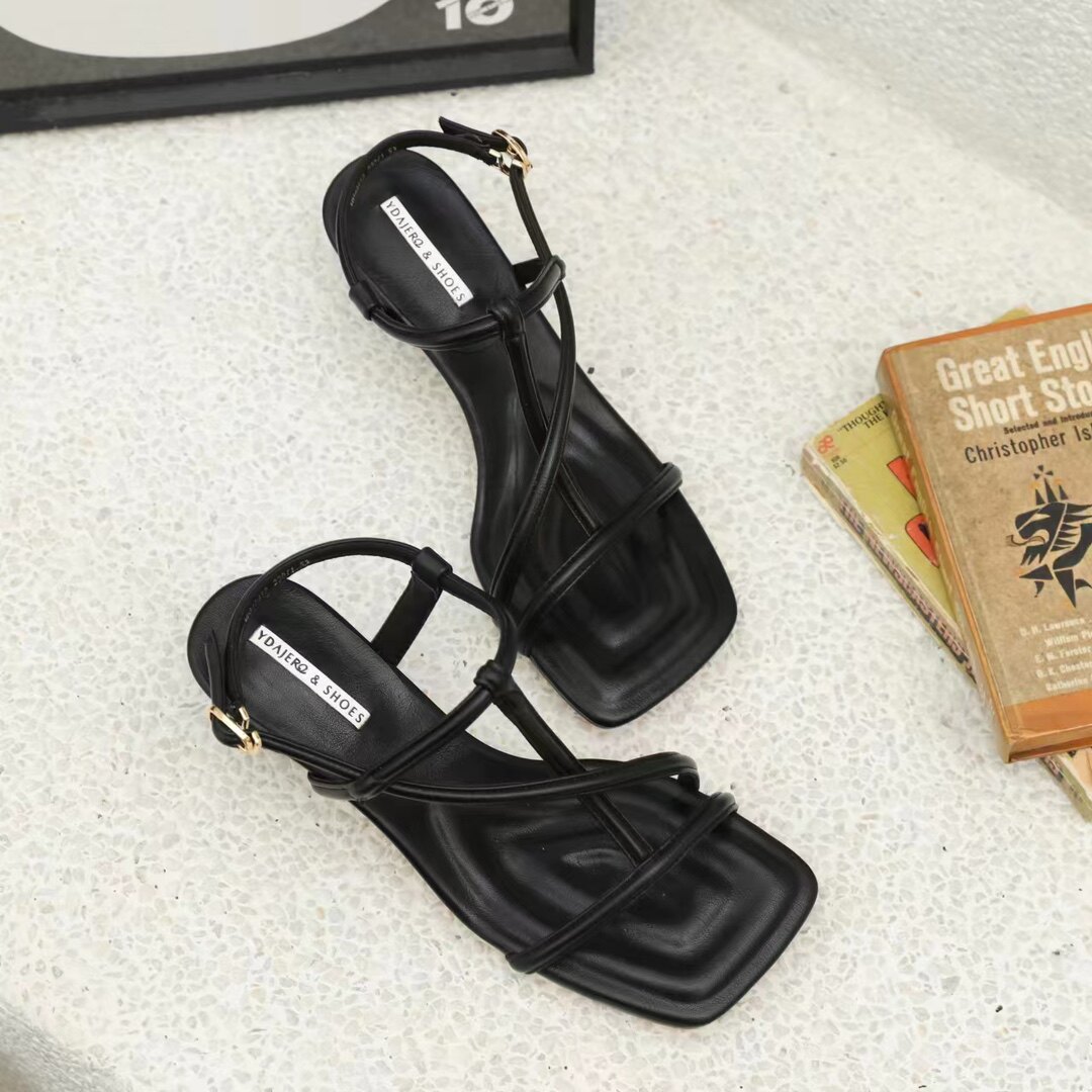 一代佳人官方正品310612法式高端定制款漆皮圆头细跟绑带凉鞋