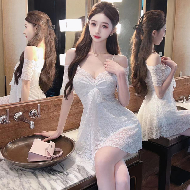 甜辣女主播直播上镜衣服性感时尚纯欲辣妹蕾丝露肩吊带短袖连衣裙