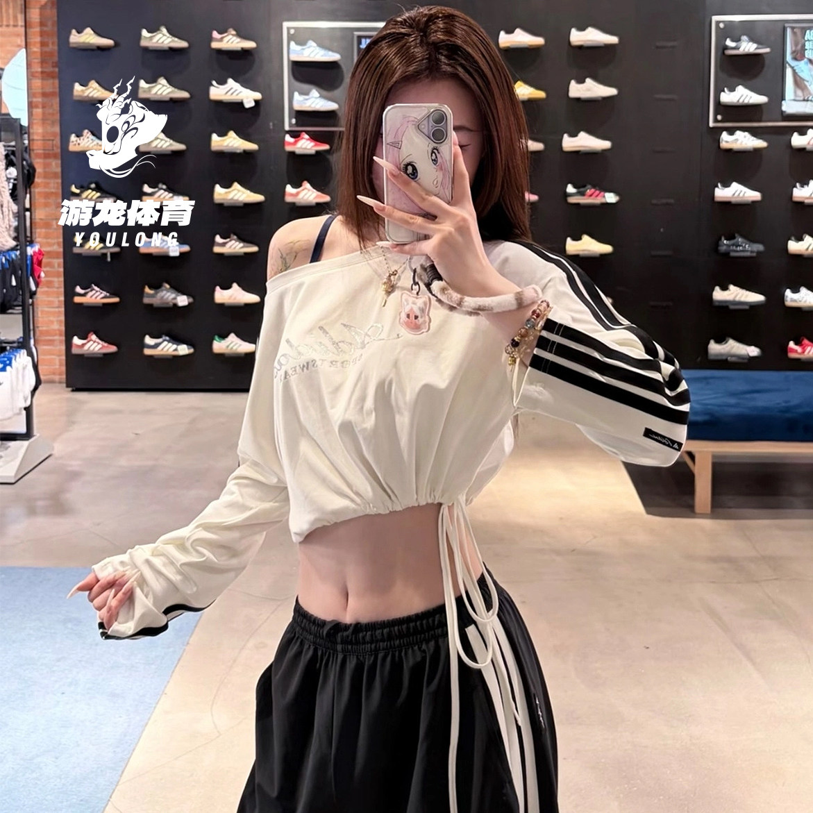 阿迪达斯舞动三条纹女长袖T恤