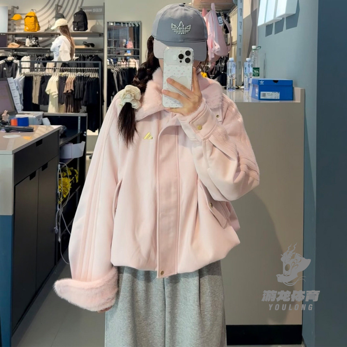 阿迪达斯女加绒高领短款夹克