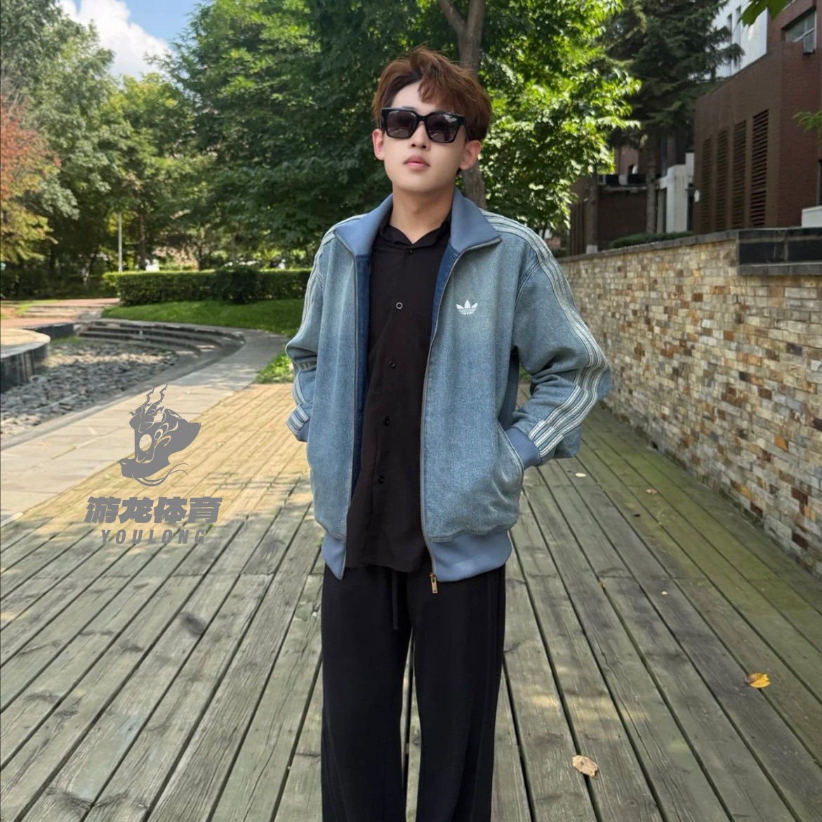 adidas阿迪达斯三叶草26新男女印花休闲运动夹克牛仔外套 KS4970