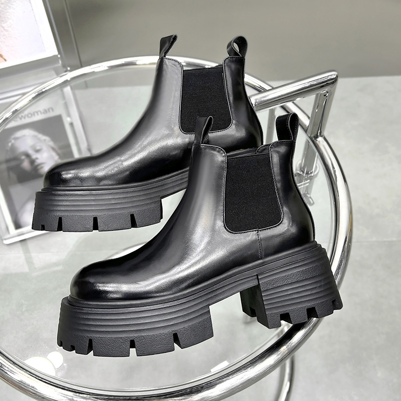 欧货英伦风显瘦增高短筒马丁靴女