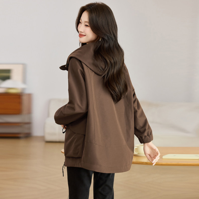 韩版中年妈妈短款风衣女装2026春款新款宽松流行减龄外套上衣女士