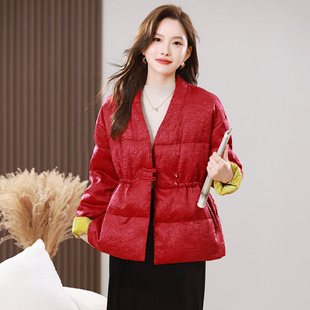 红色V领收腰羽绒服短款女2025冬新款韩版时尚显瘦白鸭绒爆款外套