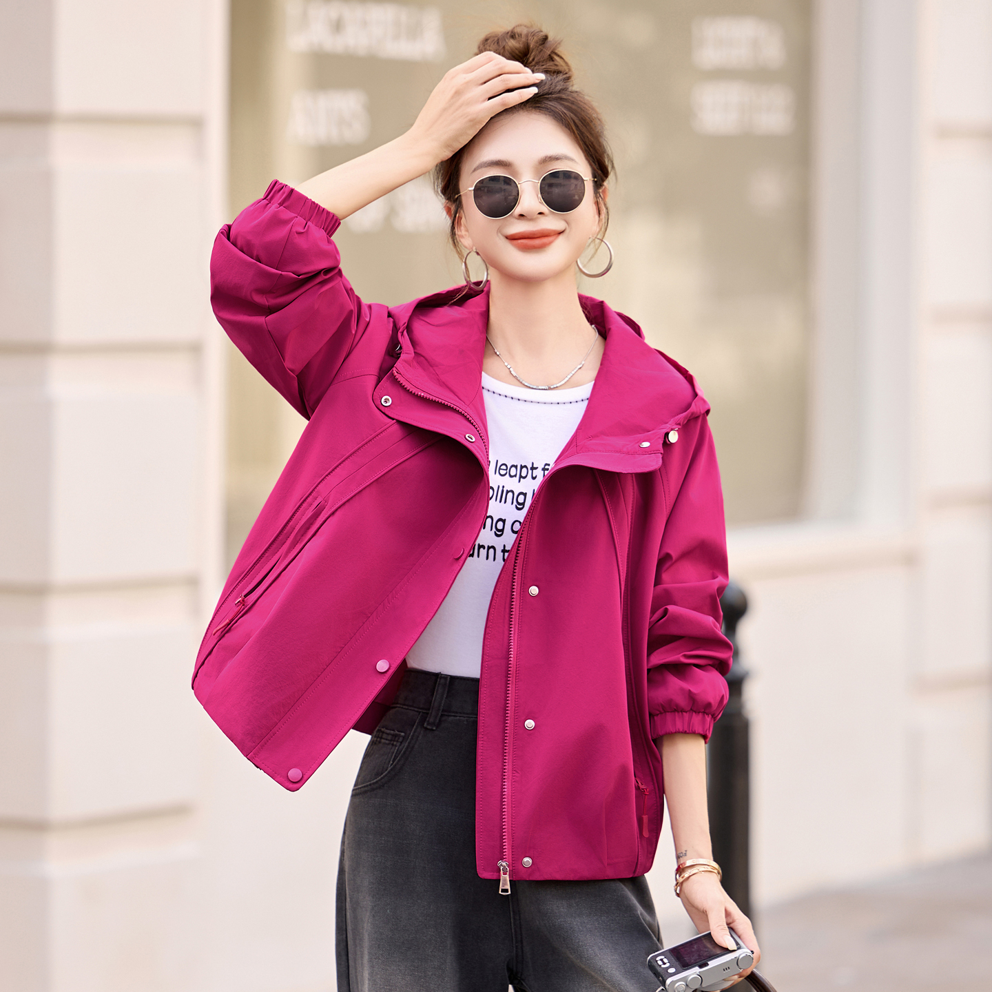 玫红色短款外套连帽女装