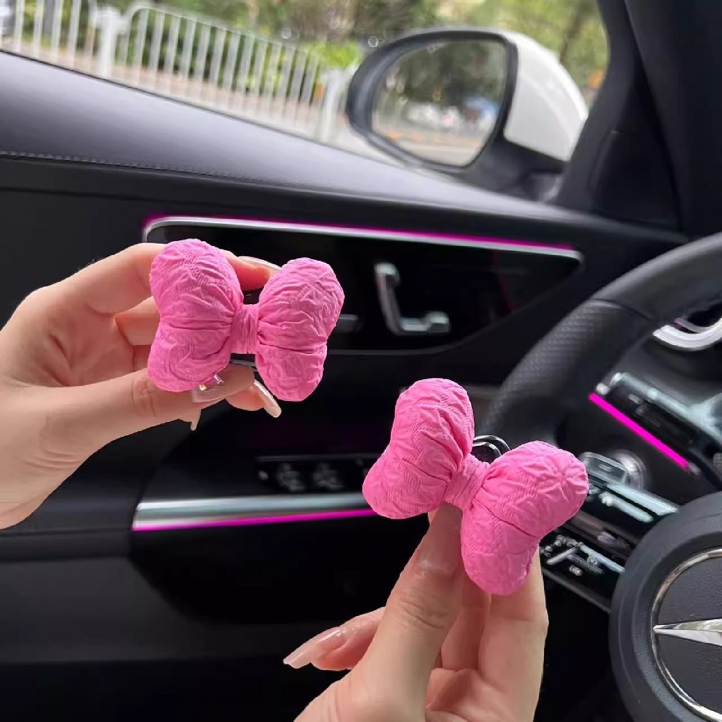 粉色蝴蝶结汽车装饰品摆件可爱车