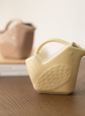 半村 出北欧HM浮雕奶壶 小众陶瓷引流小奶壶 倒奶杯 复古风ins