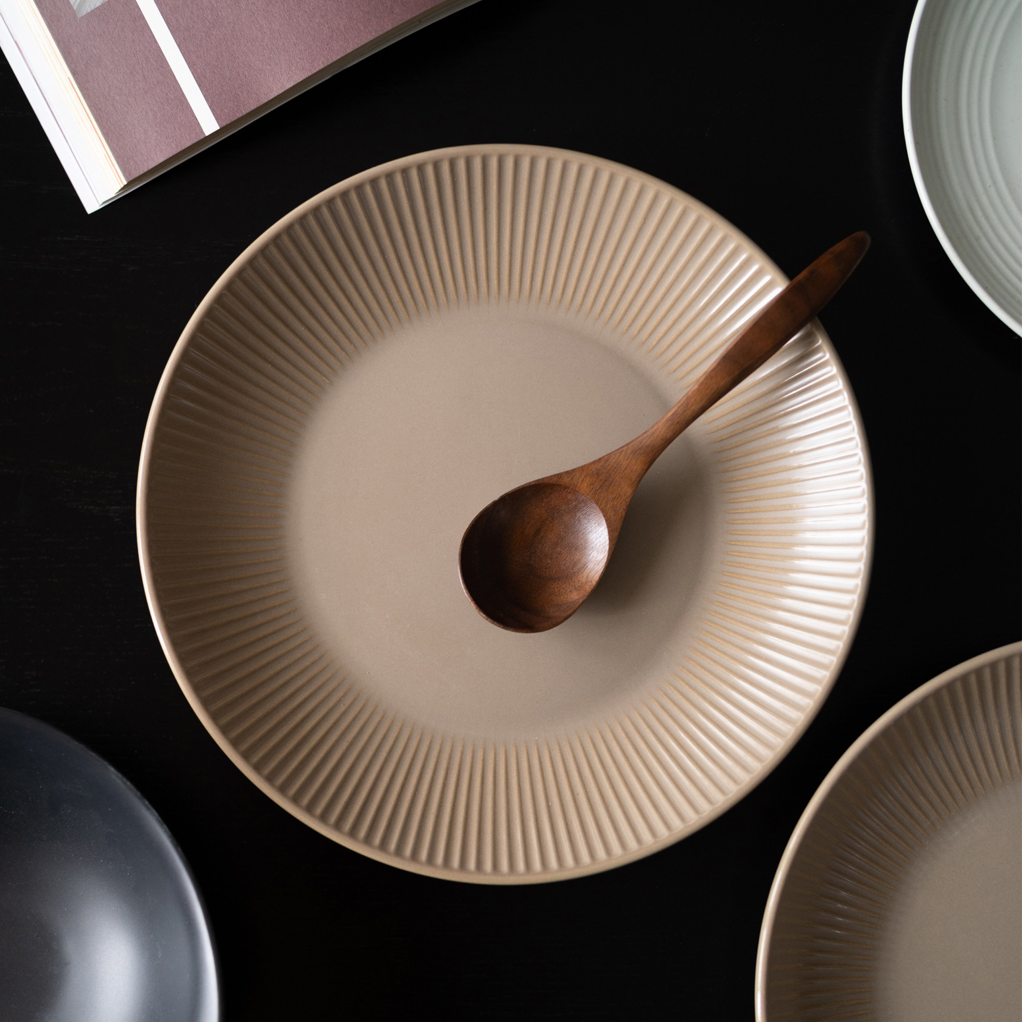 半村 中古复刻陶瓷盘子 简约家用圆形餐盘 复古棕条纹沙拉盘包邮,餐饮具,盘,淘宝优惠券,粉丝福利购,淘宝优惠卷