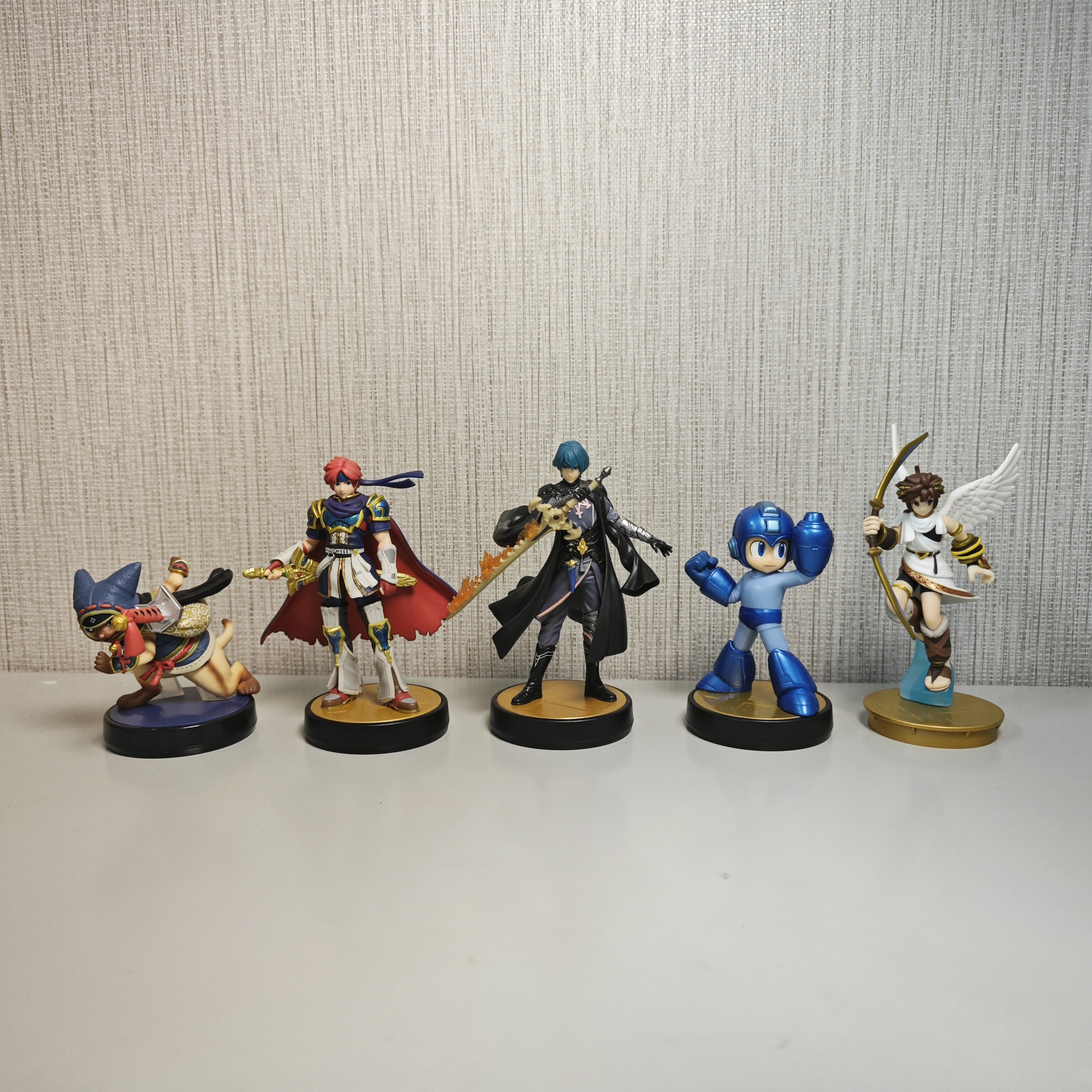 任天堂 amiibo 火焰纹章 罗伊 洛克人 怪物猎人 正版散货手办模型图片