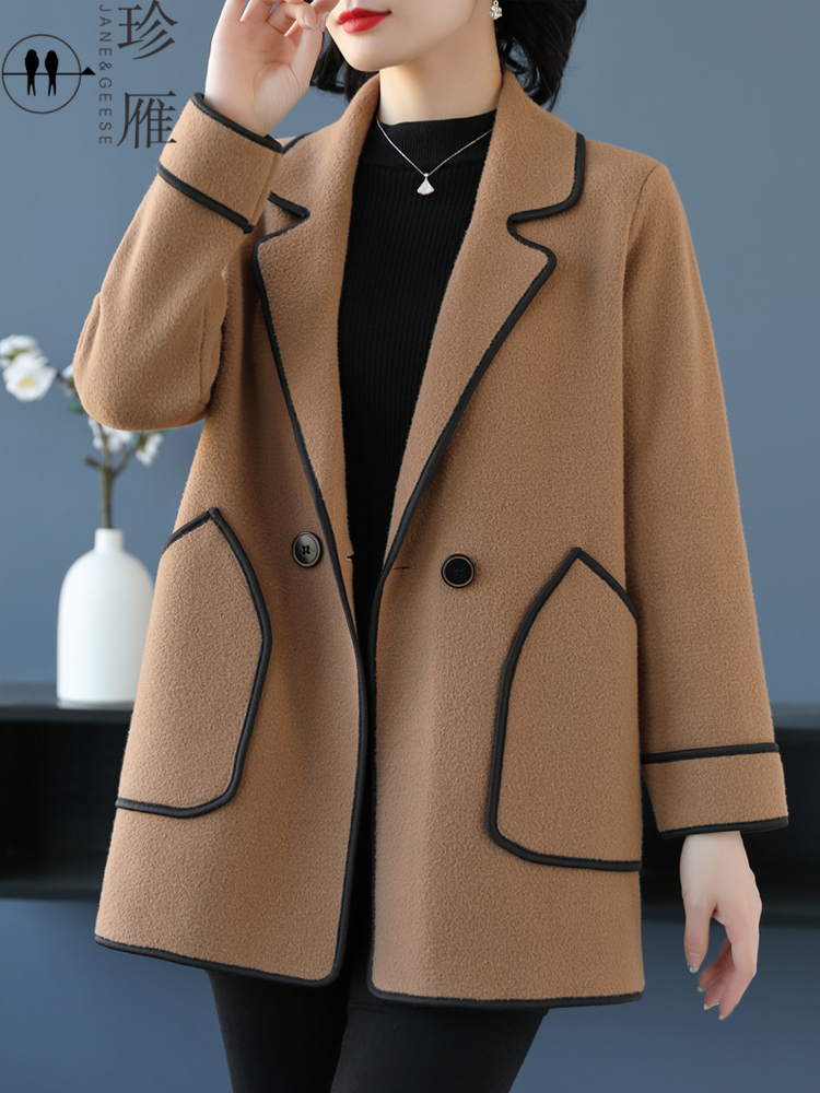 新款妈妈秋装针织外套洋气大码宽松上衣中老年女春秋高贵毛呢大衣