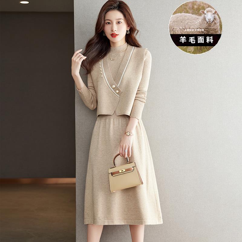 秋季羊毛连衣裙女2025年新款秋冬国际大牌马甲针织套装时尚两件套