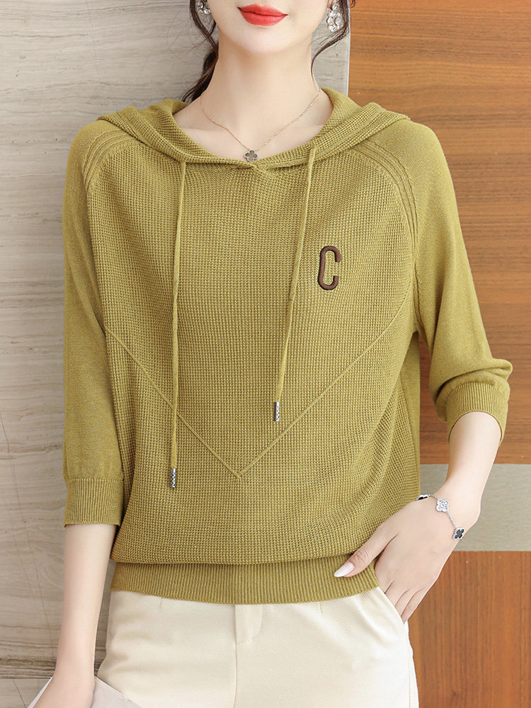 女士卫衣春秋薄款2023新款中年妈妈七分袖连帽上衣短款冰丝针织衫
