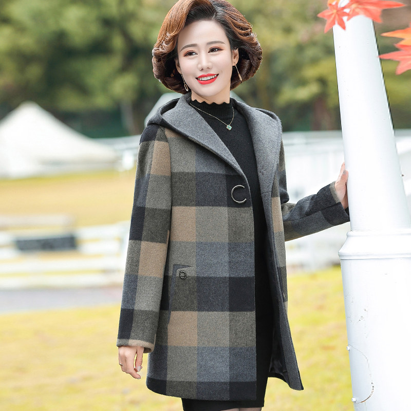 中年妈妈秋装毛呢外套2025新款洋气高贵中老年女春秋时尚呢子风衣