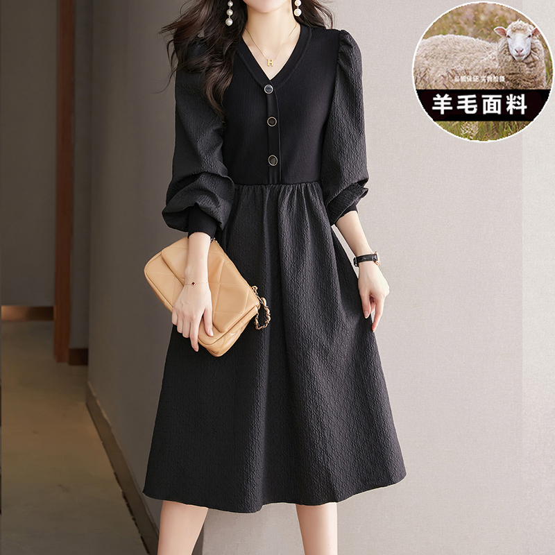大码针织长袖羊毛连衣裙子女2023新款秋冬宽松假两件黑色毛衣长裙
