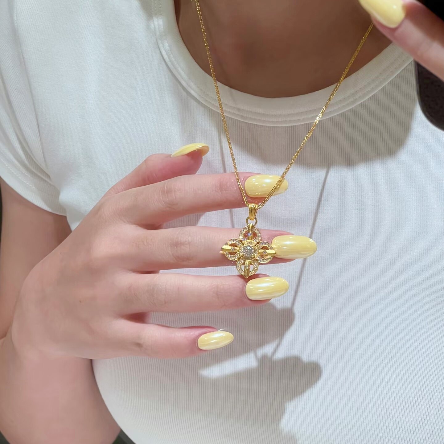 金店同款沙金仿真金十字金刚杵吊坠女款轻奢高级感项链毛衣链送礼