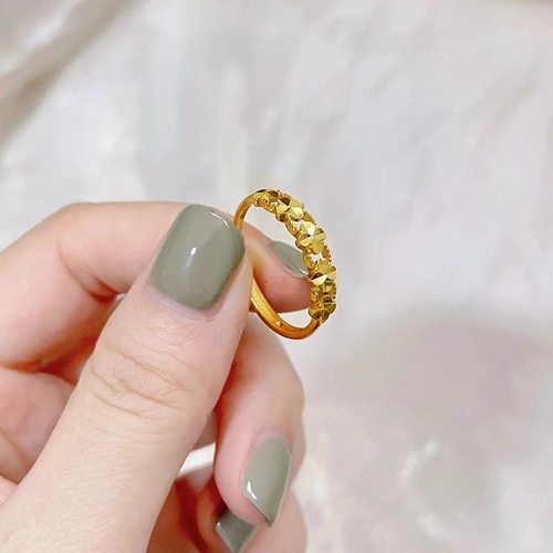 卡纯诗金店同款沙金仿真金四叶花戒指女款轻奢高级感指环送女友