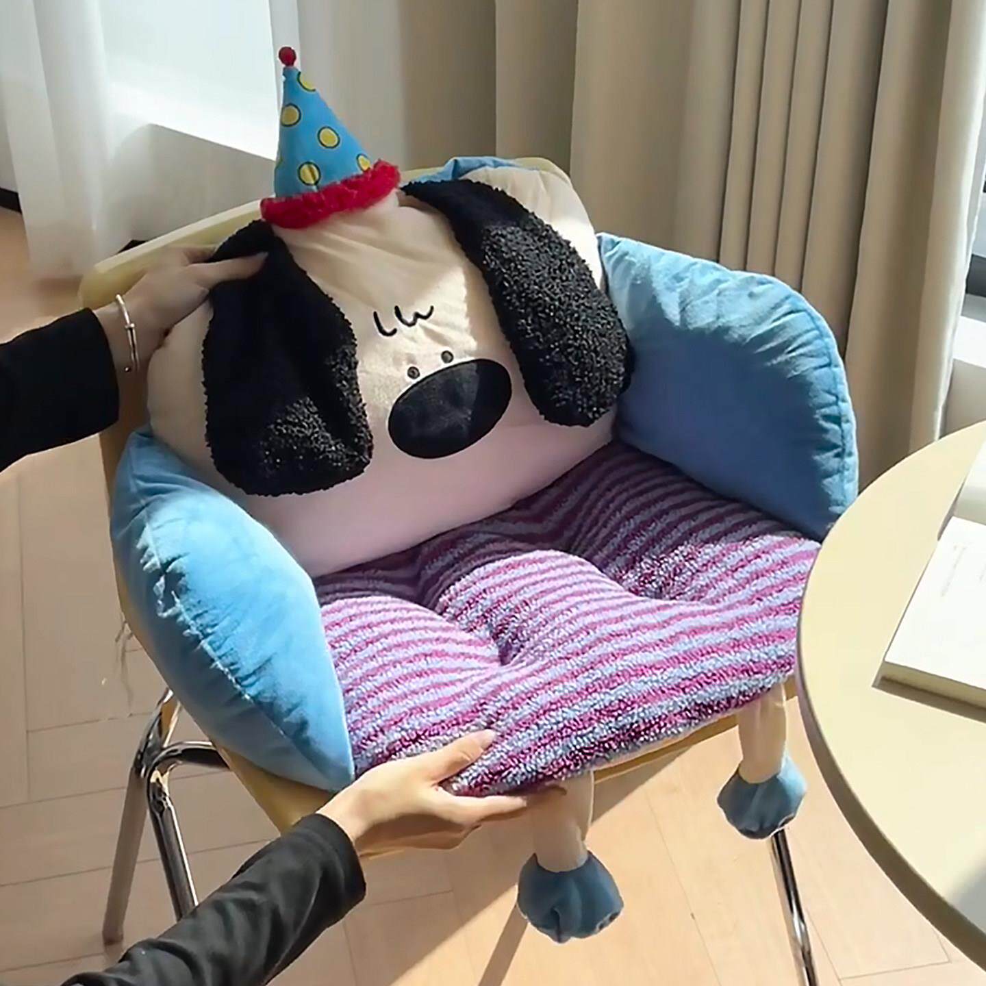 卡通小狗坐垫靠背椅垫办公室久坐护腰毛绒坐垫保暖加厚学生宿舍冬