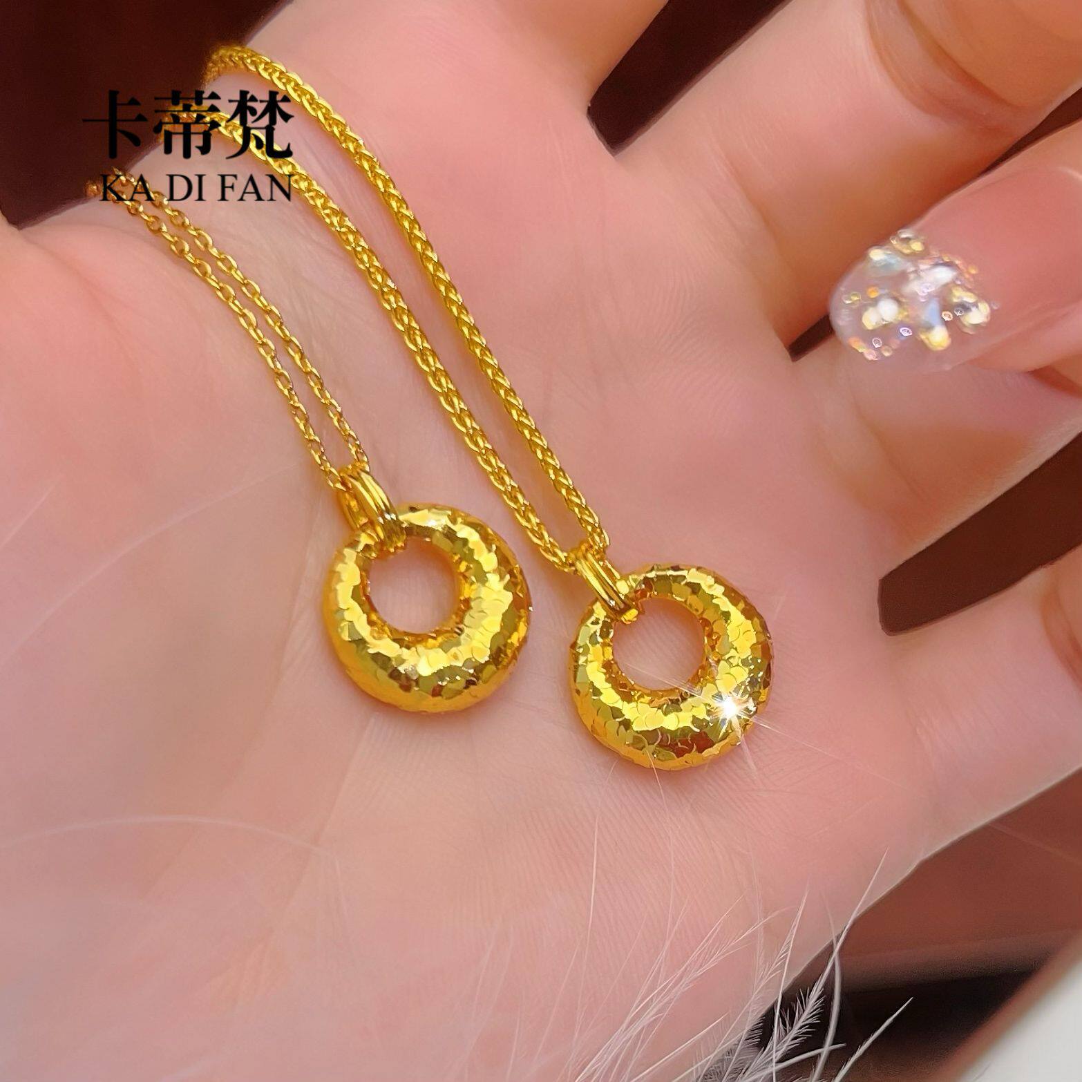 女款沙金爆闪碎冰冰小金坨吊坠项链2026新款女士实心小胖坨锁骨链