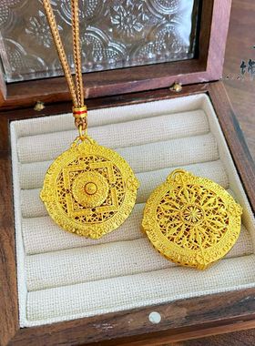 男女同款黄金色沙金藏韵传承心本妙莲吊坠复古可转动罗盘挂坠项链