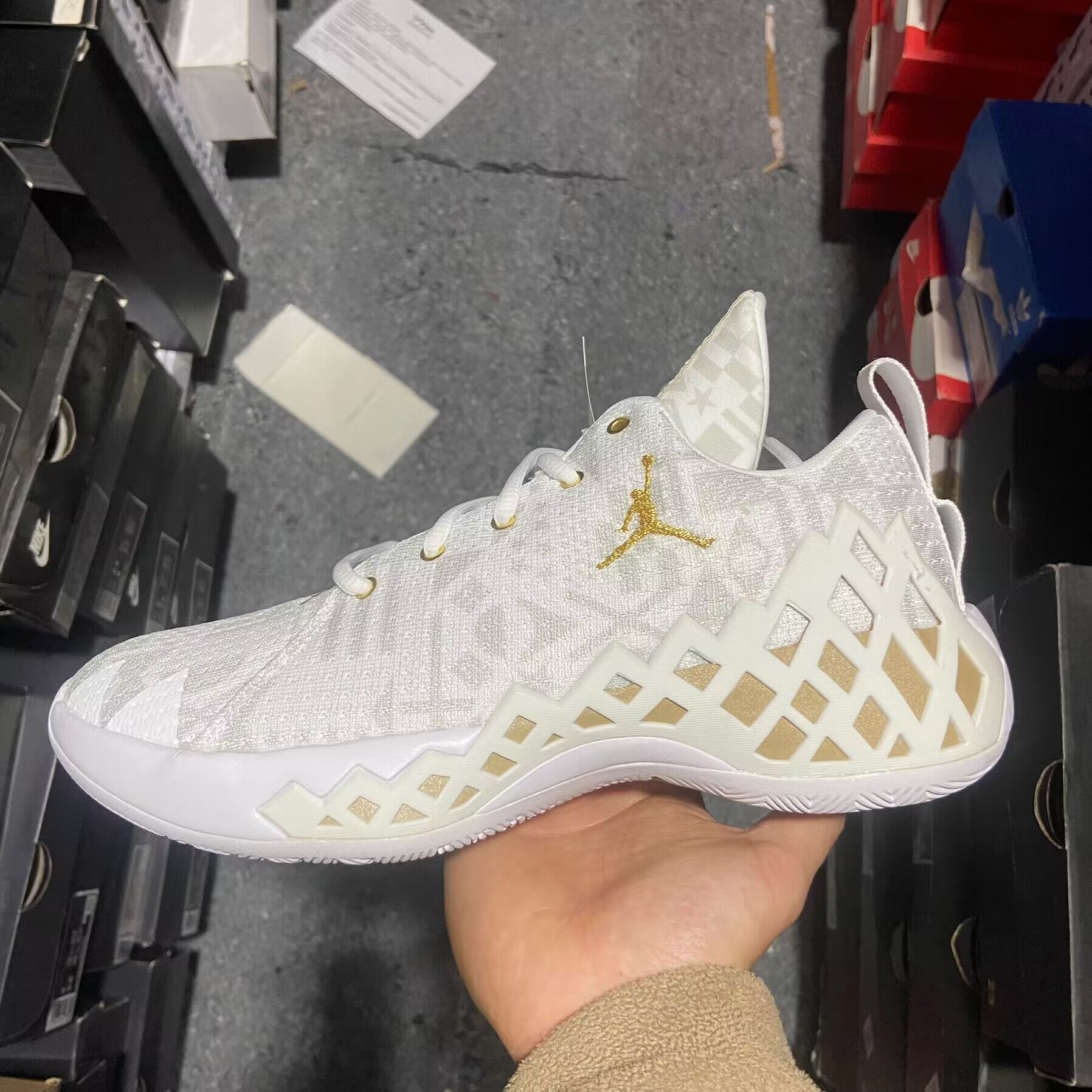 jordan男子缓震低帮耐磨