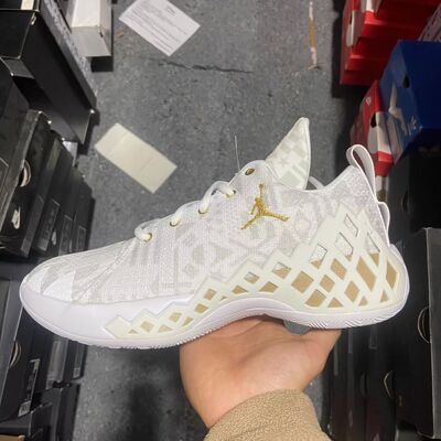 jordan男子缓震低帮耐磨