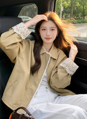 卡其色早春外套女春装2026新款巨好看的蕾丝拼接设计感上衣小个子