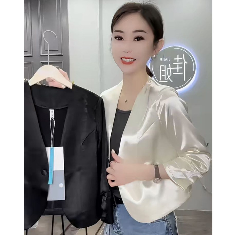 欧洲站高级感轻奢缎面西服短外套女秋季新款优雅气质时尚简约上衣