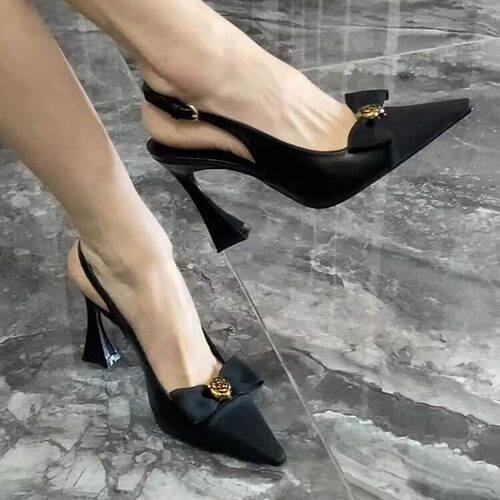 黑色一字带中空蝴蝶结高跟凉鞋女