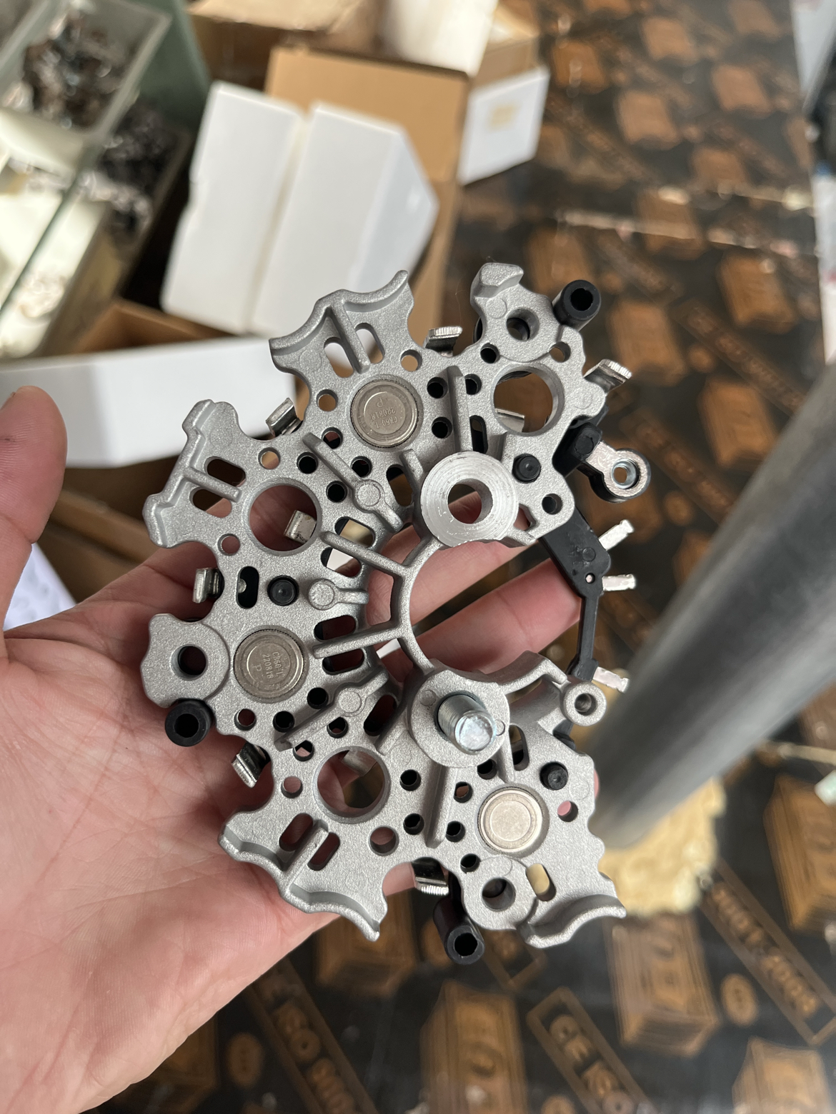 适用于奥迪a6l2.8。 路虎3.2整流桥 发电机整流桥