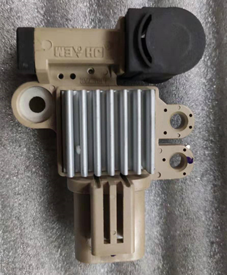 适用于中华骏捷FRV HRV中华V5发电机调节器1929V 1929AK