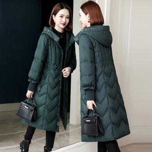 高端品牌妈妈装羽绒服女中长款2025冬大码连帽绣花加厚鹅绒外套潮