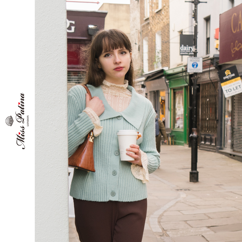 学院风柔软小松鼠薄荷绿针织开衫