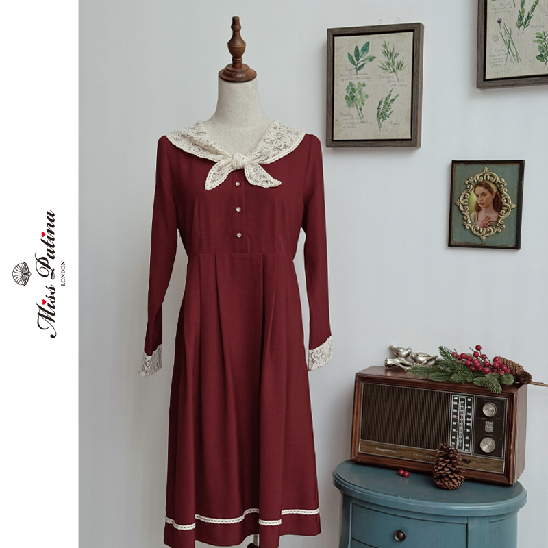 MP单品安可拉红蕾丝领连衣裙