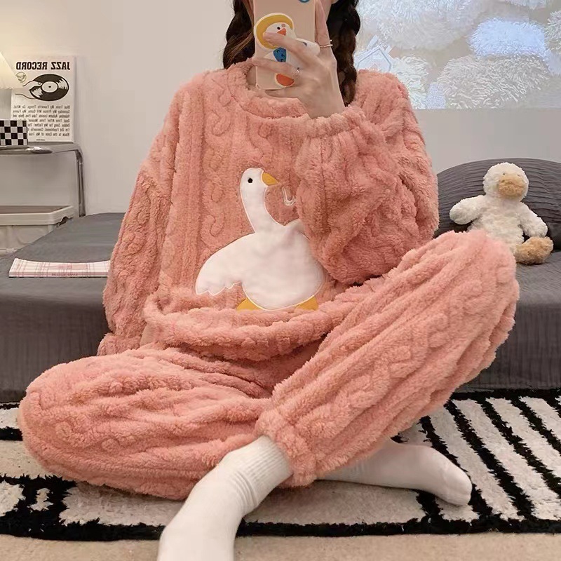 睡衣冬季女款珊瑚绒加厚加绒长袖可爱宽松法兰绒家居服套装可外穿