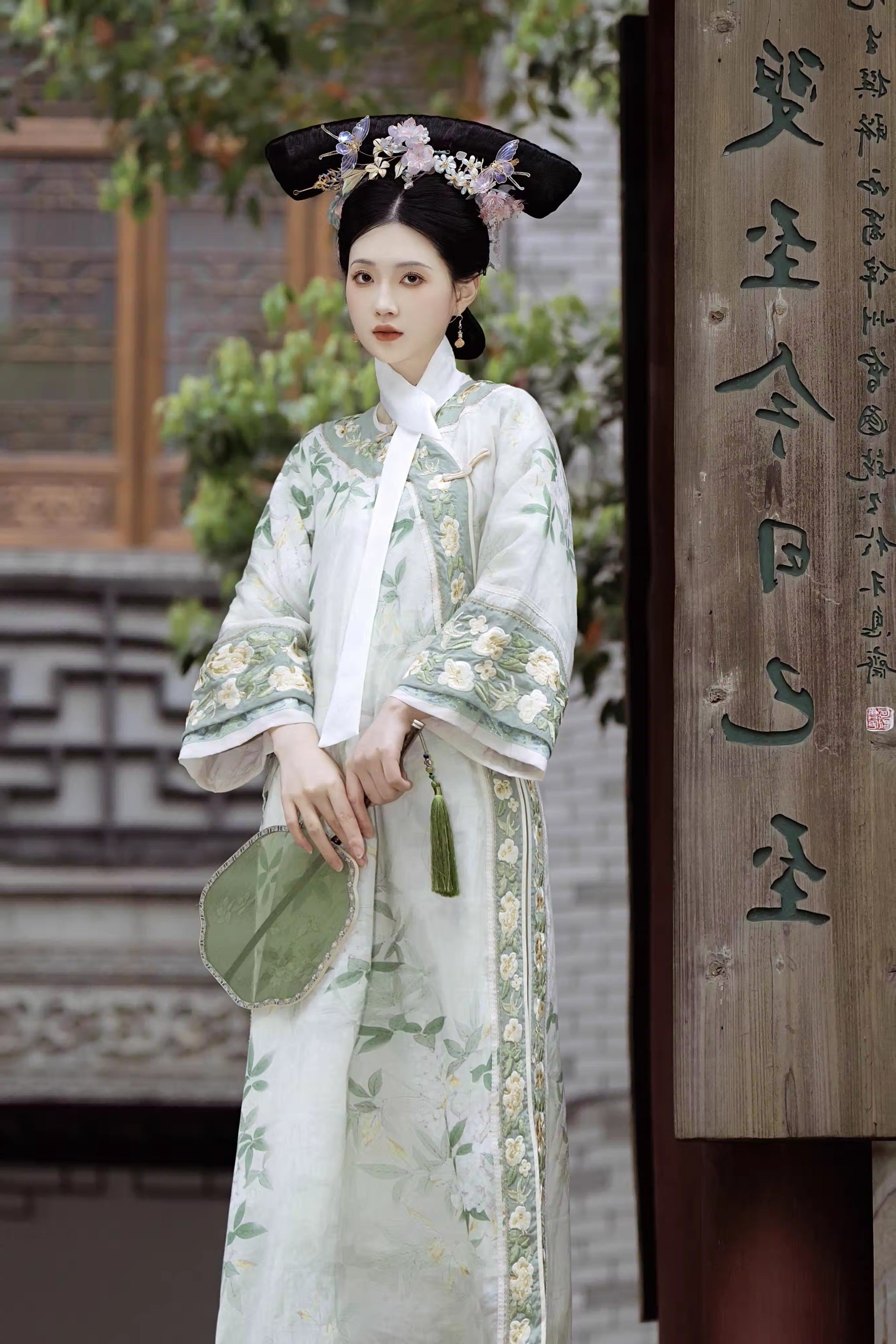 清朝旗装清宫贵妃格格服装重工刺绣晚清全开襟旗袍连衣裙古装拍照