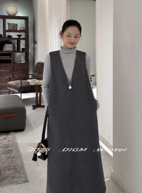 冬上新极简高级感纯色V领加厚宽松显瘦背心连衣裙  A19270#  YAN