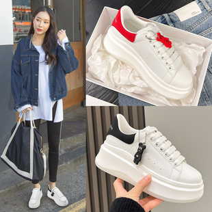真皮增高小白鞋女2026秋季新款吸膜底网红小熊挂件百搭舒适小白鞋
