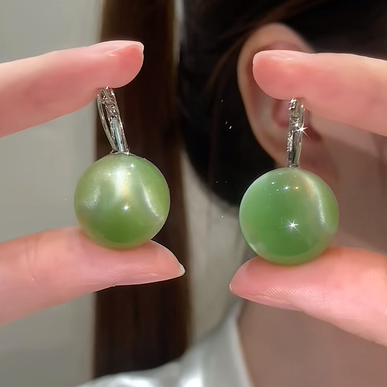 小清新绿色球球耳环女夏季甜美多巴胺耳坠气质复古清冷感光滑耳饰