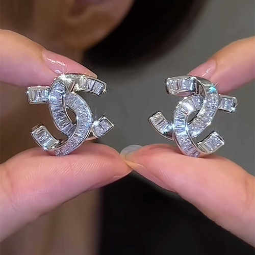 几何不规则锆石字母耳环高级感