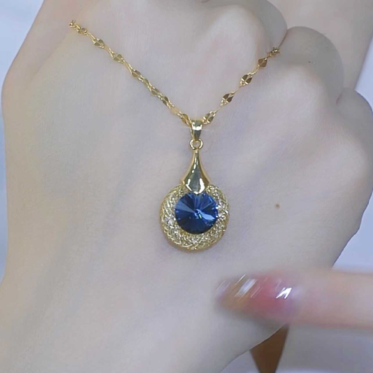 复古金丝蓝色水晶吊坠锁骨链百搭时尚项链女高级感大气奢华配饰潮
